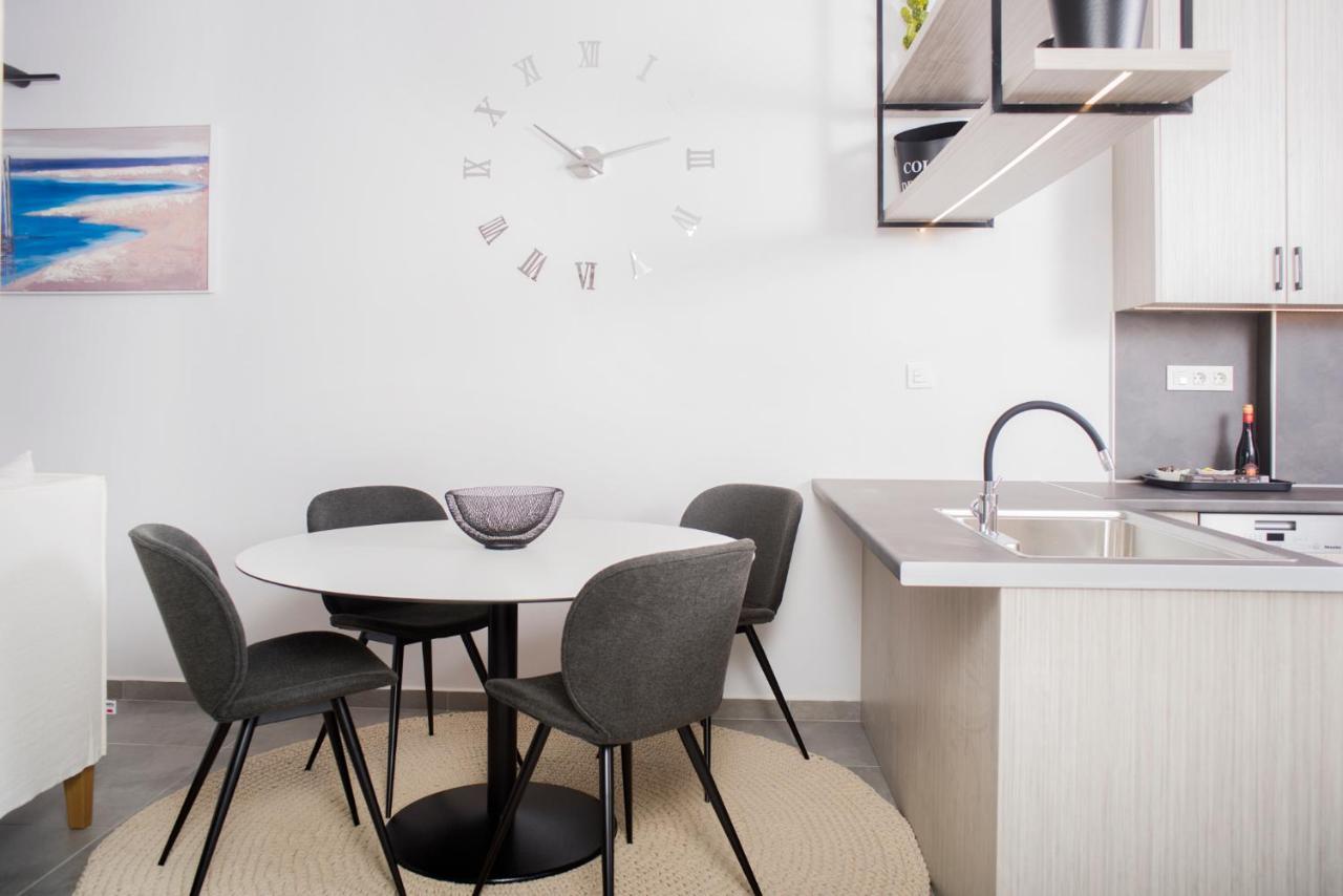 Urban Chic Luxury At The City Center Kalamata Luaran gambar
