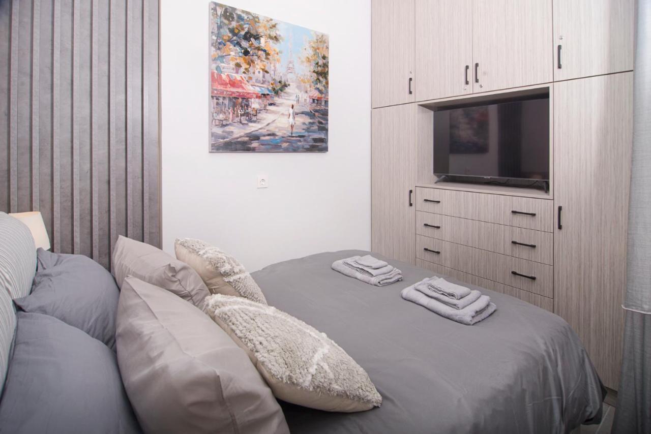 Urban Chic Luxury At The City Center Kalamata Luaran gambar