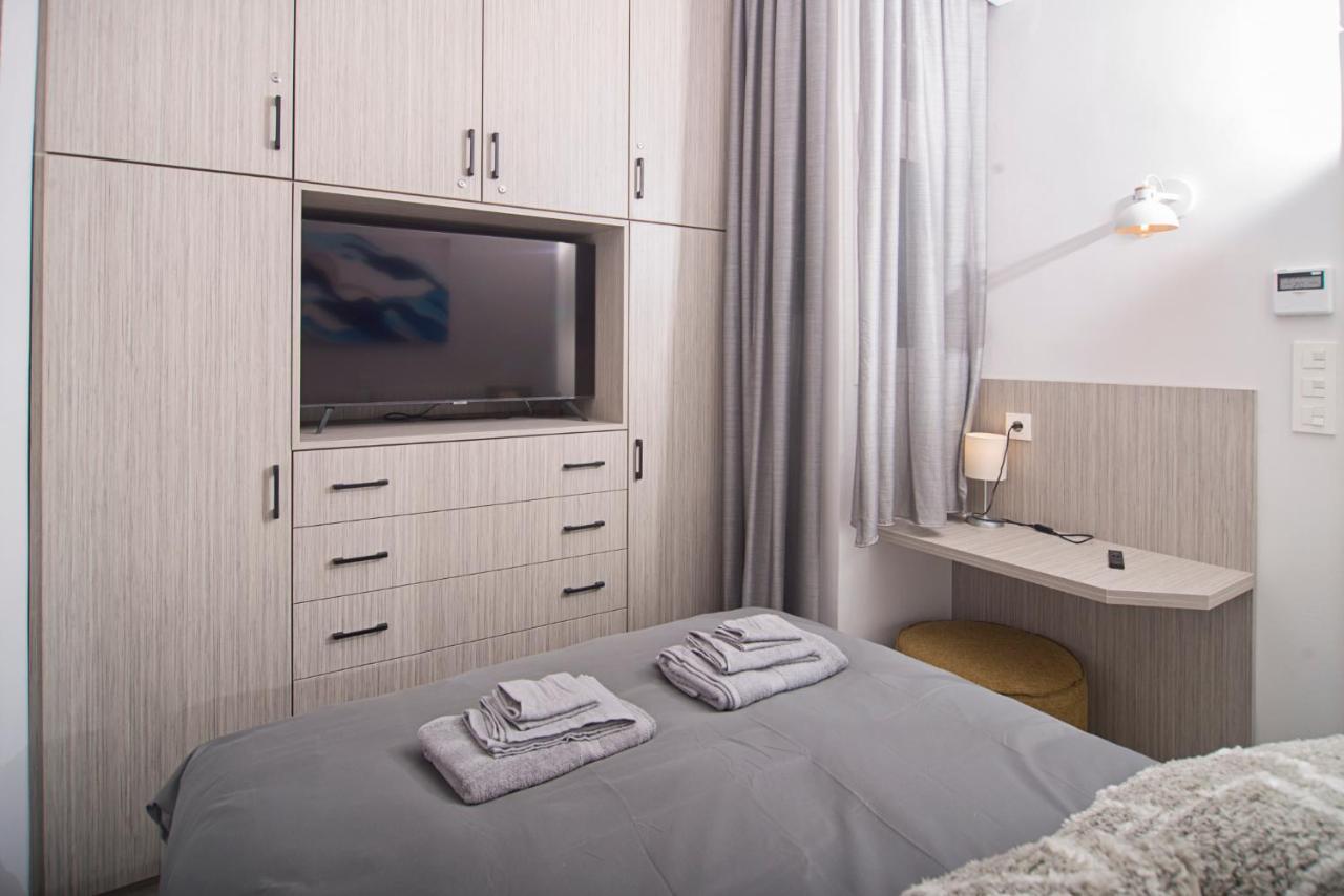 Urban Chic Luxury At The City Center Kalamata Luaran gambar