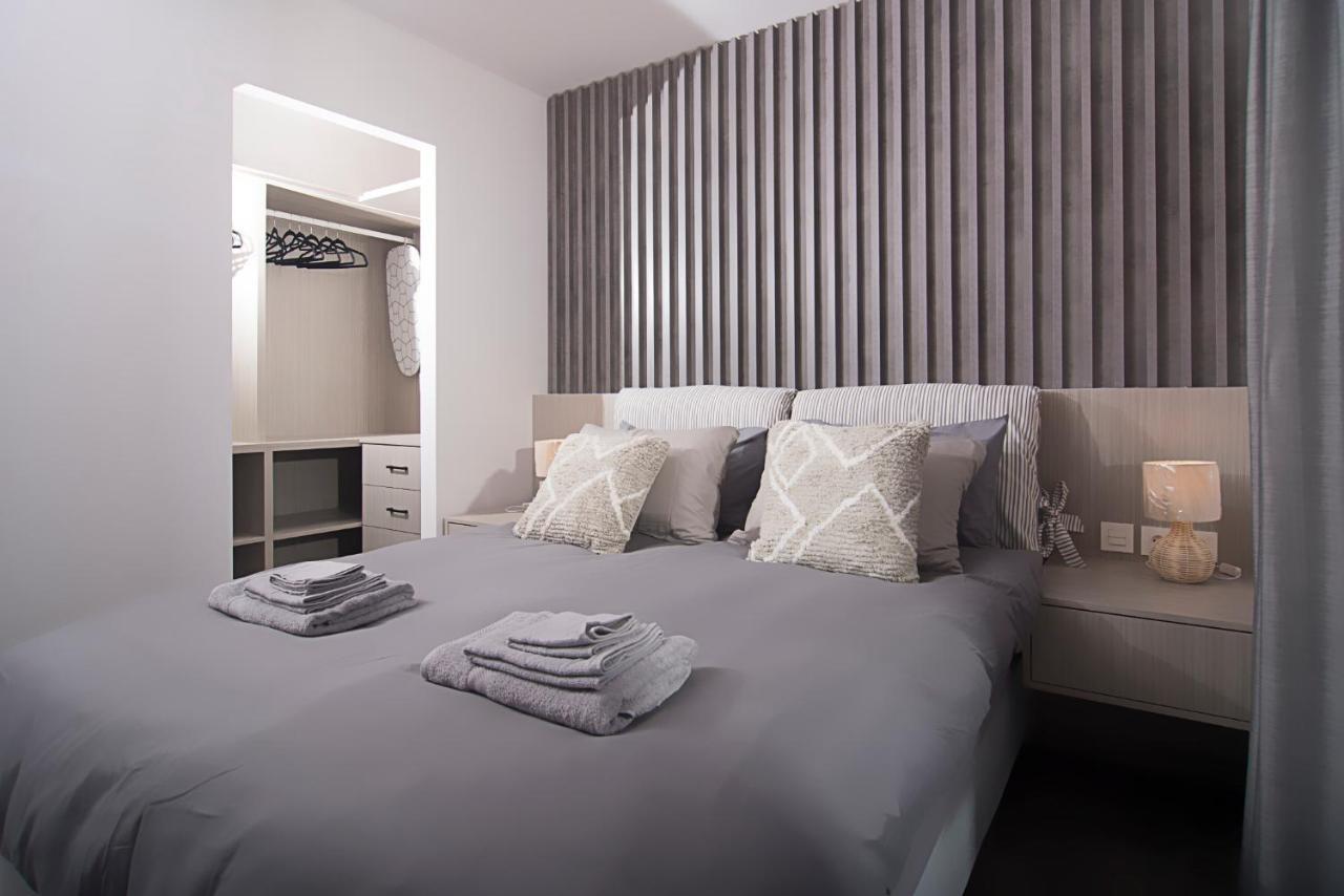 Urban Chic Luxury At The City Center Kalamata Luaran gambar