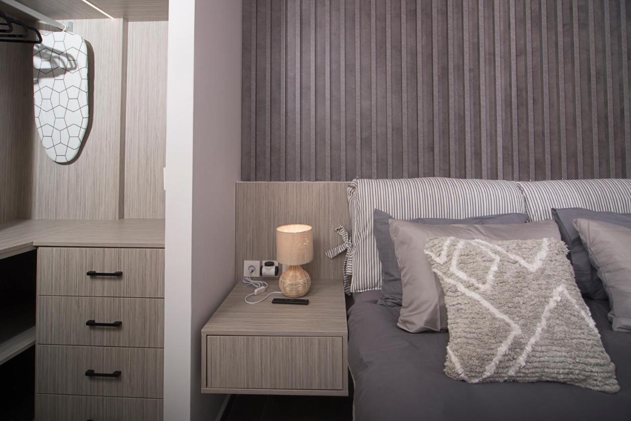 Urban Chic Luxury At The City Center Kalamata Luaran gambar