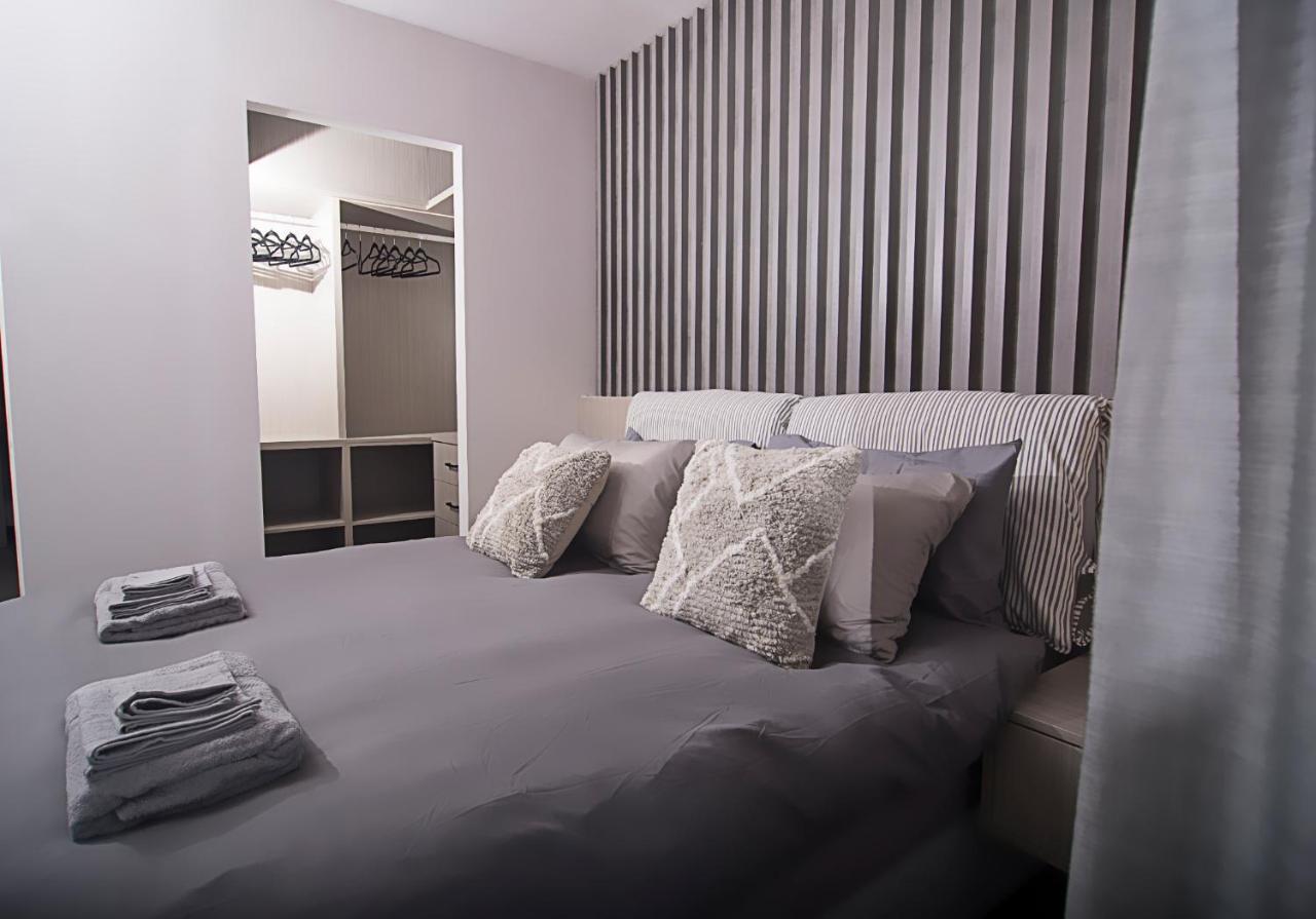Urban Chic Luxury At The City Center Kalamata Luaran gambar